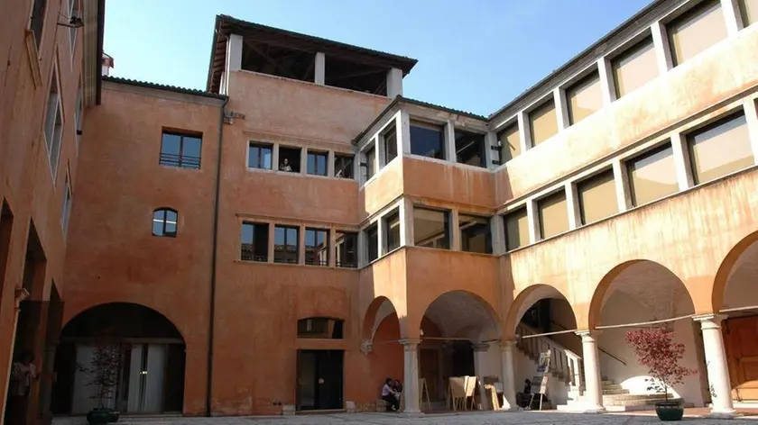 Palazzo Crepadona dove ha sede la biblioteca civica