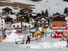 Sappada febbraio 2005, impianti di risalita.Le attrazioni di Nevelandia, sulla pista da sci dei Campetti a Sappada