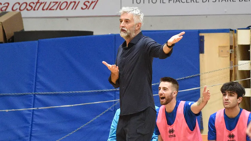 L'allenatore Alessio Bortolini