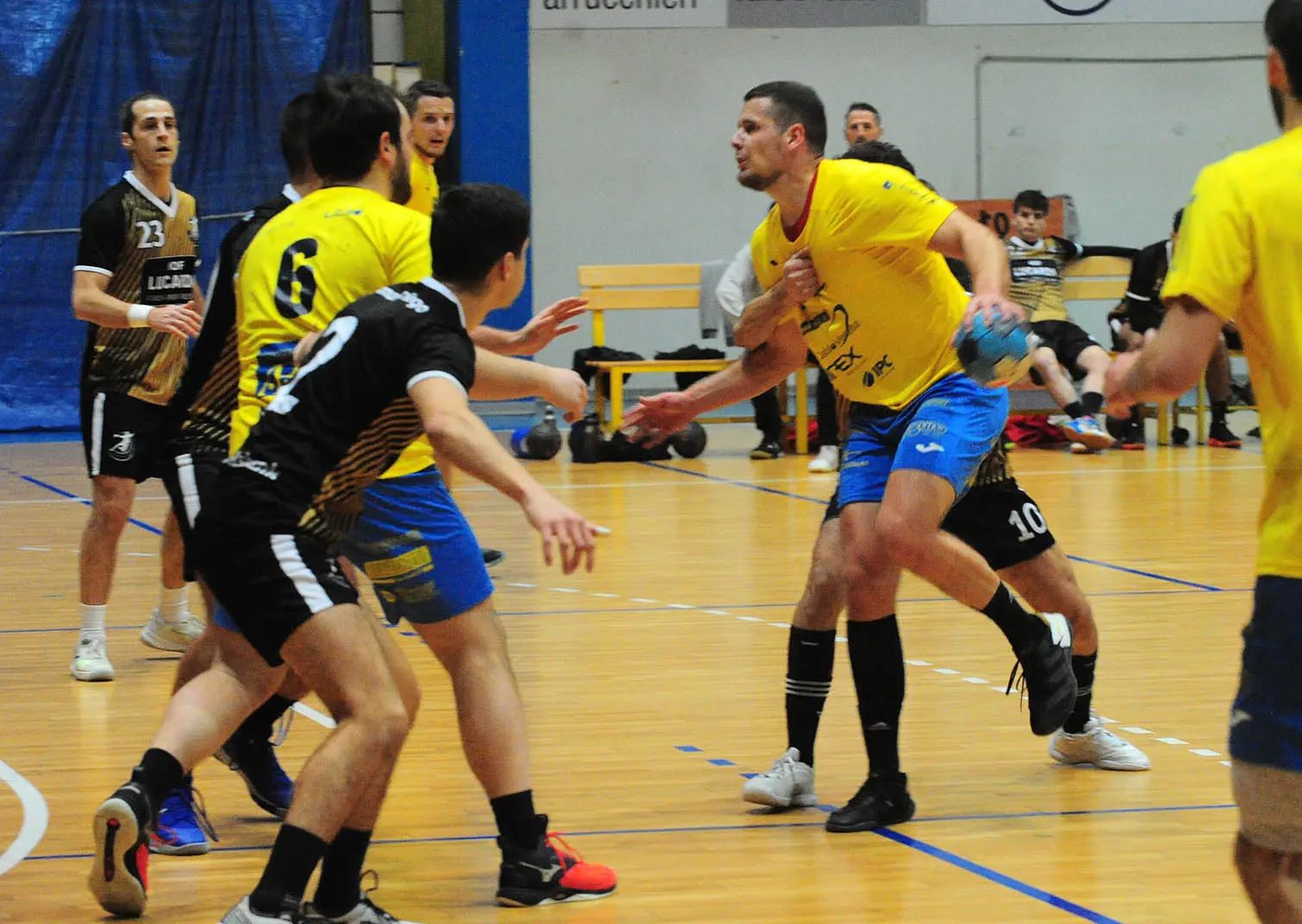 Importante successo della Pallamano Belluno, che batte l'Arcobaleno Oriago fanalino di coda e ridà un po' di ossigeno alla propria classifica in serie A2.