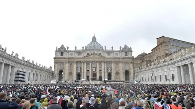 27/04/2014 Citta' del Vaticano. Piazza San Pietro. Canonizzazione dei Beati papa Giovanni XXIII e papa Giovanni Paolo II. Nella foto papa Francesco