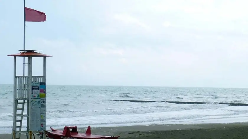 VATRELLA - DINO TOMMASELLA - SANTA MARGHERITA CAORLE - SPIAGGIA LIBERA VIA LEPANTO DI FRONTE AL CIVICO 21