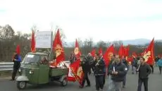 Gli operai della Pandolfo di Lentiai in corteo