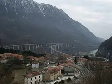 Una veduta della Val Lapisina, a destra il martello