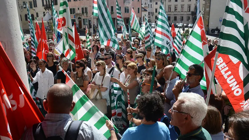 gian paolo perona- perona- belluno- prefettura- manifestazione sindacale sui tagli agli ospedalieri di feltre-