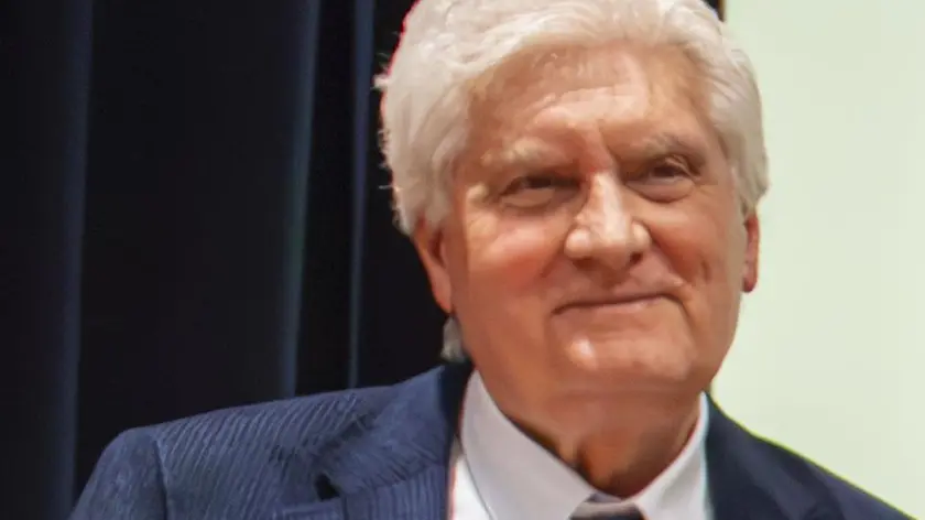 Il notaio Enzo Rossi