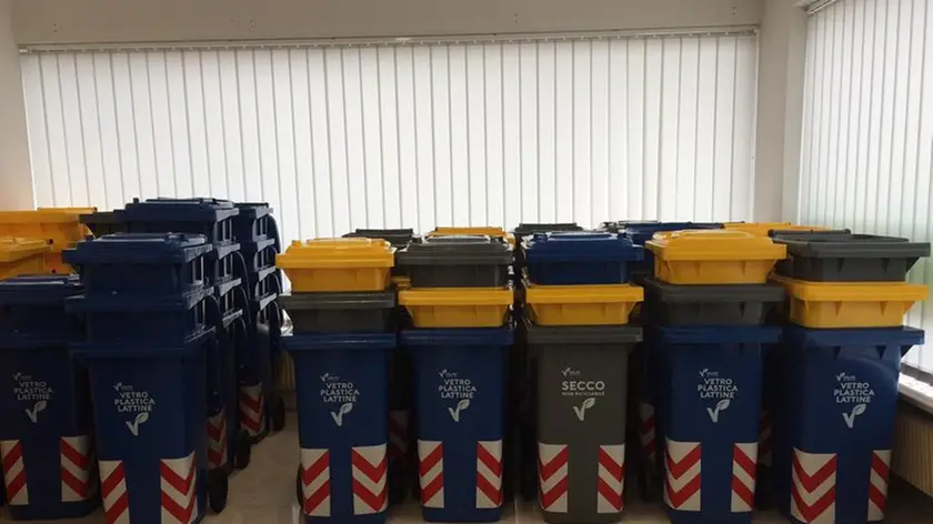 I bidoni di Valpe per la raccolta differenziata