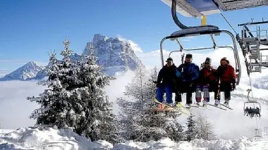 Uno degli impianti che servono la ski area di Alleghe