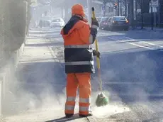 La pulizia delle strade, ora curata dalla Dumia, sarà affidata ai necrofori