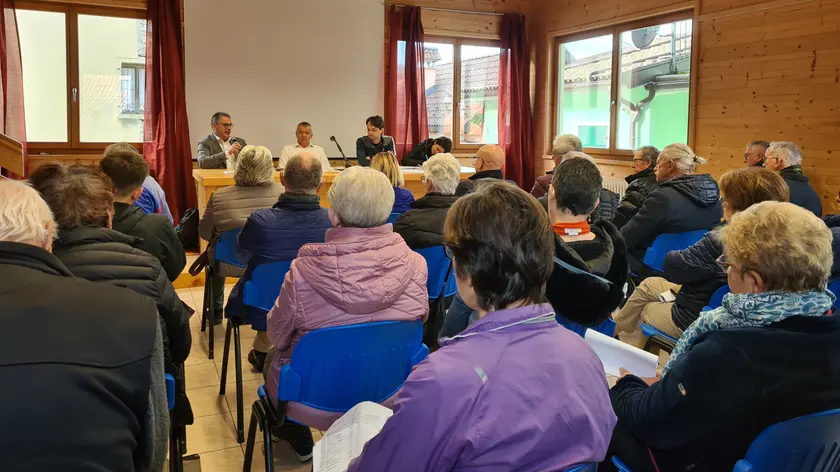 Chies d'Alpago, un momento dell'assemblea della Cooperativa di Lamosano