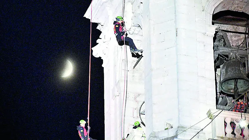 Il soccorso alpino sul Duomo di Belluno