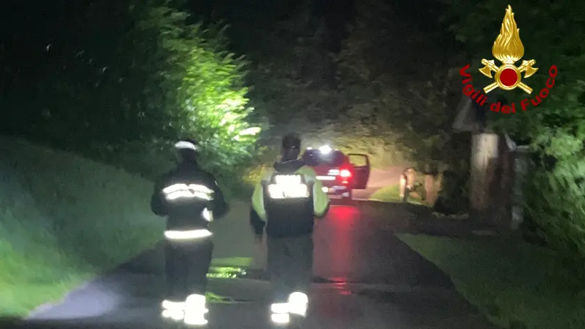 I vigili del fuoco al lago di Centro Cadore
