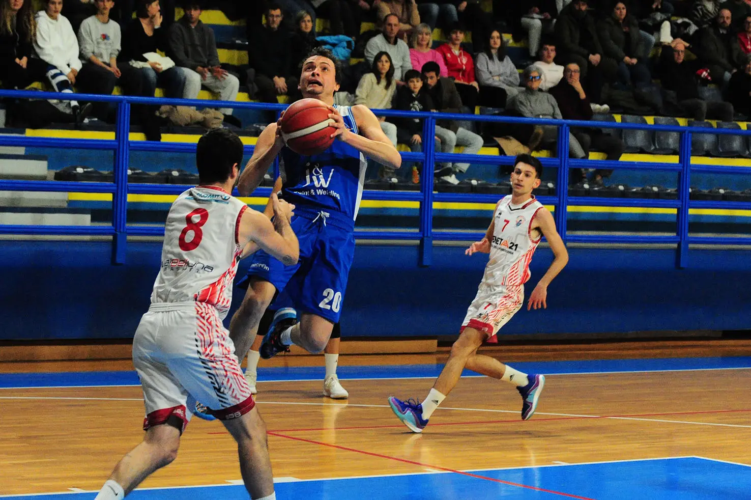 Rivincita dopo la gara di andata. Il Feltre Joint and Welding ha vinto il derby in casa del Valbelluna Veneta 21.