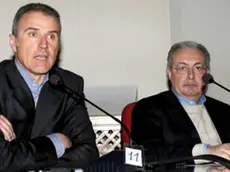 Renzo Minella, presidente di Dolomiti Turismo, e il patron Angelo Zomegnan durante la presentazione delle tappe bellunesi del Giro d’Italia 2011