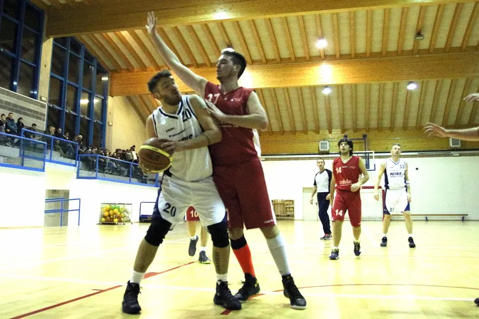 Derby di Prima divisione di basket Fonzaso - Kindergarten