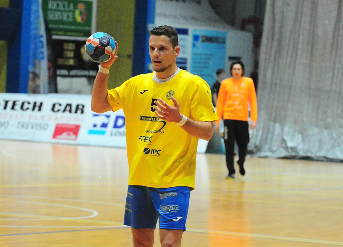 Importante successo della Pallamano Belluno, che batte l'Arcobaleno Oriago fanalino di coda e ridà un po' di ossigeno alla propria classifica in serie A2.