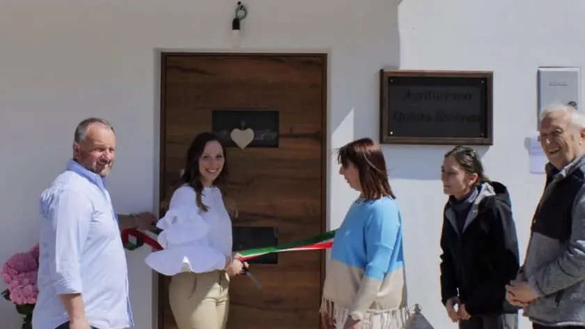 Il taglio del nastro del b&b “Quinta Essenza” in Valle di Seren