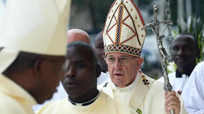 Pope Francis attend a mass at the University campus in Nairobi, Kenya, 26 November 2015. Pope Francis is on a six days visit that will take him to Kenya, Uganda and the Repulic of Central Africa from 25 to 30 November. ANSA/DANIEL DAL ZENNARO