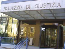 In tribunale a Belluno si e' concluso il primo grado del processo all'ex promotore finanziario trevigiano accusato di truffa ai danni di una quarantina di risparmiatori