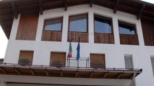 Il municipio di San Tomaso Agordino