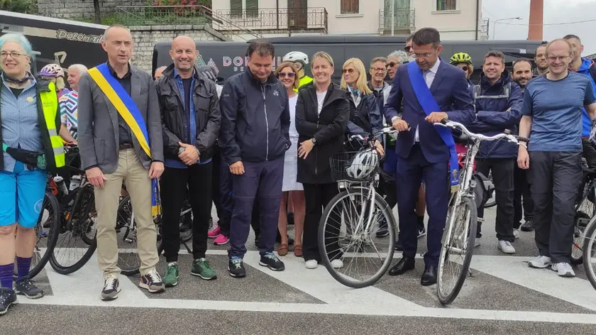 L'inaugurazione del servizio "TrenoBiciBus" a Calazo di Cadore