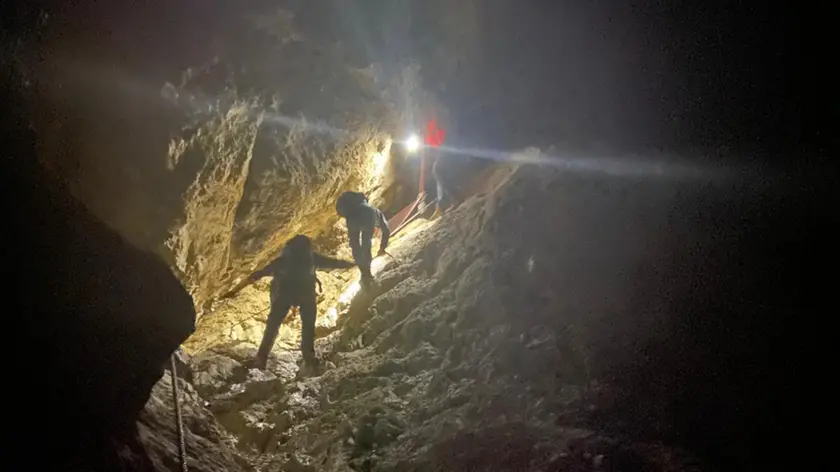 il recupero dell'escursionista rimasto al buio a 2.900 metri di quota