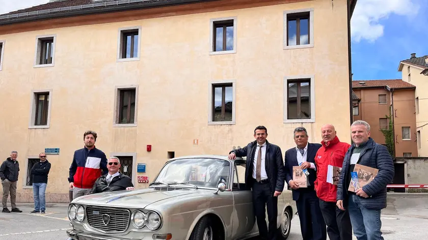 La Lancia Flavia esposta nel cortile di palazzo Piloni