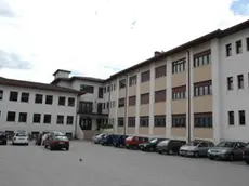 Belluno, 2004. La scuola media inferiore Ippolito Nievo. - La scuola Nievo