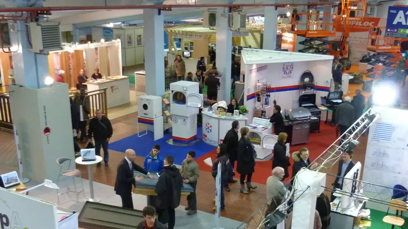 Stand di “Costruire” a Longarone Fiere: l’esposizione è sotto esame