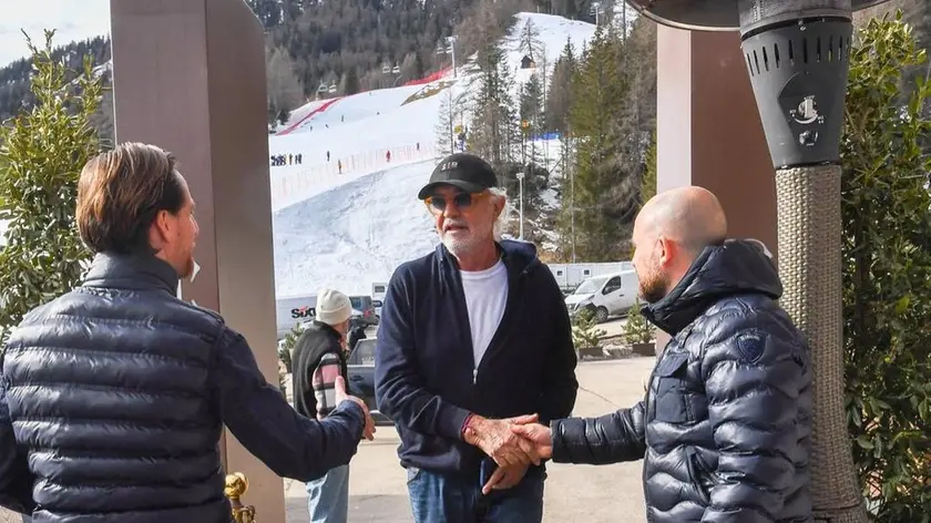 Flavio Briatore all'arrivo al suo ristorante El Camineto a Cortina (Foto Instagram @briatoreflavio)