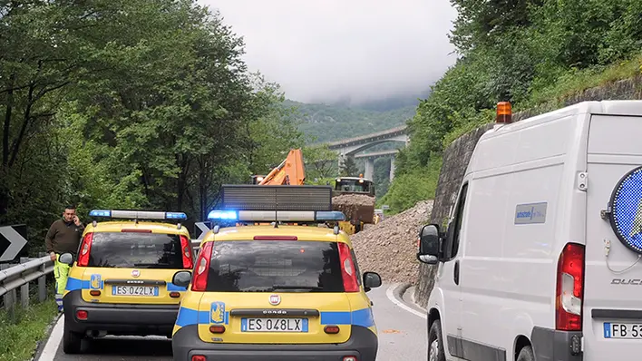 Ferrazza Vittorio Veneto strada chiusa per frana per il Fadalto