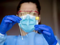 26/03/2020 Amsterdam. Test drive-thru presso la sede AMC dell'ospedale, per lo screening di controllo dell'epidemia da coronavirus. *** Local Caption *** 00952193