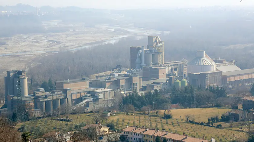 Ferrazza Monfenera Cementi Rossi visti dall'alto