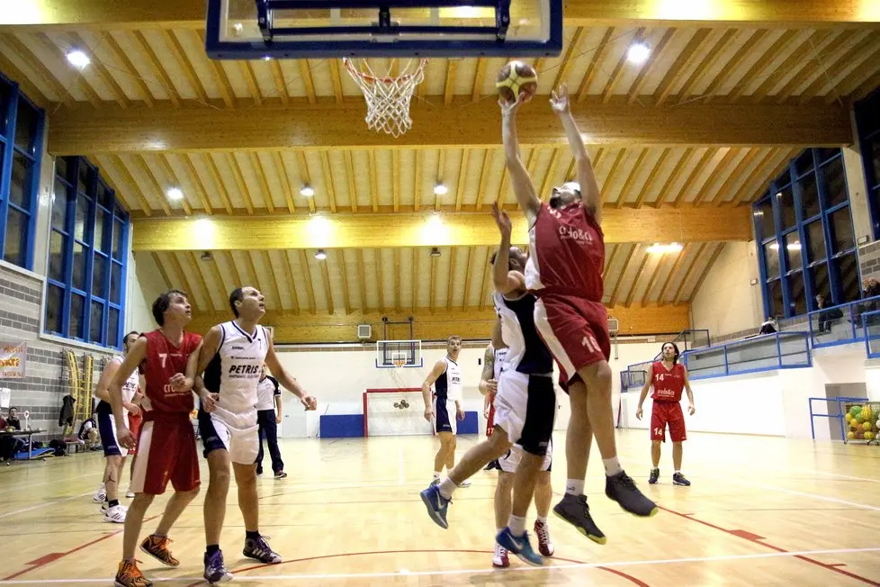 Derby di Prima divisione di basket Fonzaso - Kindergarten