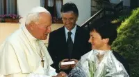 Nizzardo Tremonti con la moglie e papa Wojtyla