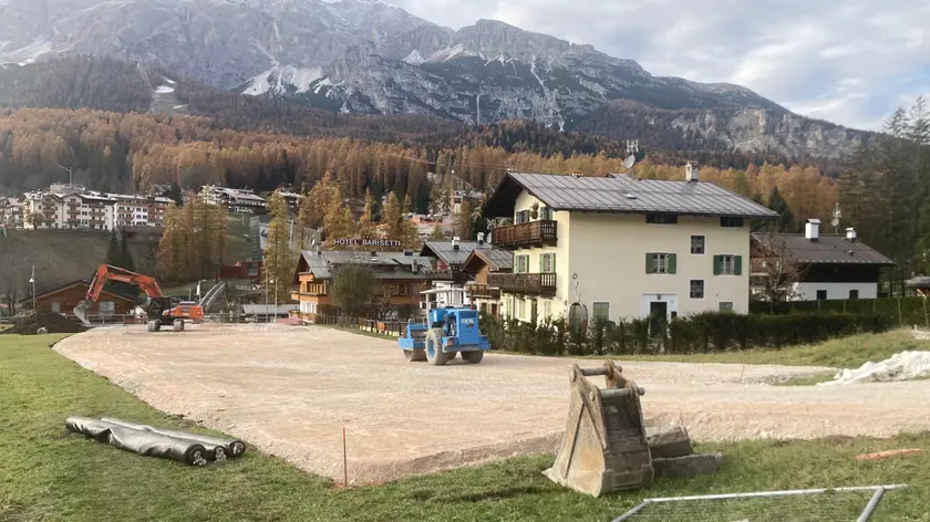 I lavori per il parcheggio temporaneo allo Stadio del ghiaccio