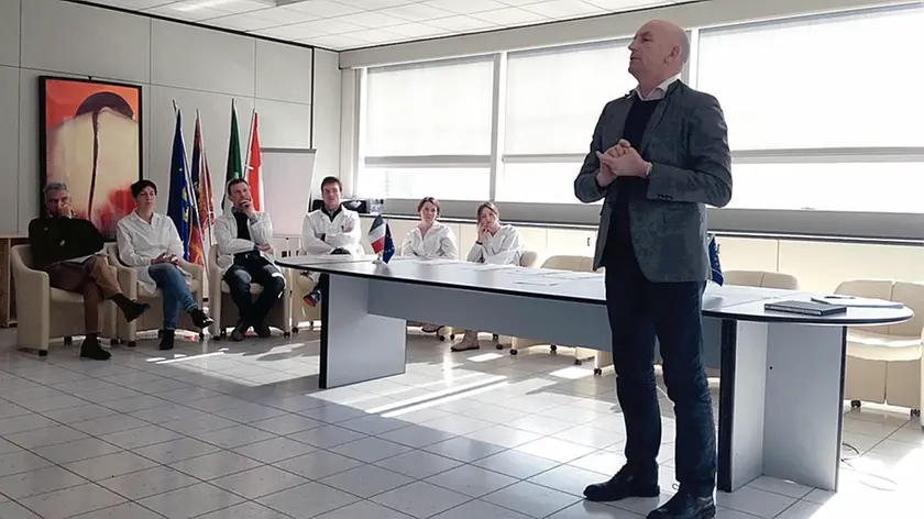 Dario Bond durante un intervento a Certottica. L’ex deputato oggi sarà confermato alla guida del FCC