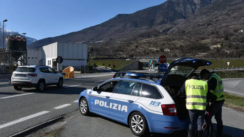 Una pattuglia della Polizia Stradale