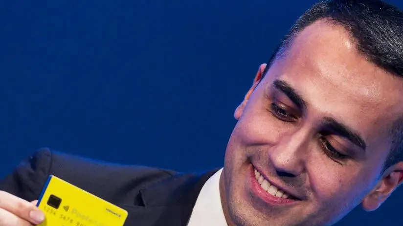 Il ministro del Lavoro dello Sviluppo economico e vicepremier Luigi Di Maio durante la presentazione del sito ufficiale e della card del reddito di cittadinanza, Roma, 04 febbraio 2019. ANSA/ANGELO CARCONI