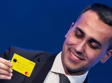 Il ministro del Lavoro dello Sviluppo economico e vicepremier Luigi Di Maio durante la presentazione del sito ufficiale e della card del reddito di cittadinanza, Roma, 04 febbraio 2019. ANSA/ANGELO CARCONI