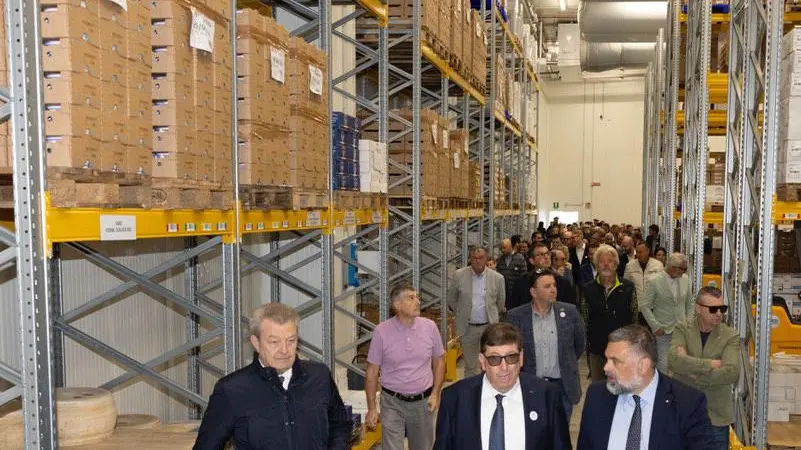 Antonio Bortoli e Modesto De Cet presentano la nuova ala dello stabilimento Lattebusche