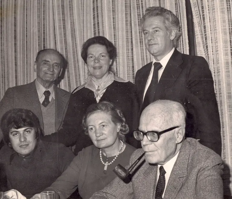 Tea Palman al centro della foto con Sandro Pertini