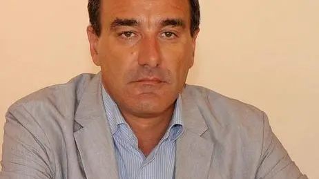 Belluno, 21 luglio 2010. In provincia la firma sull'accordo raggiunto per lo spostamento degli eletrodotti tra Il presidente di Terna, Il presidente della provincia e i sindaci di ospitale, perarolo, castellavazzo elongarone. Franco Roccon sindaco di cast - Roccon e Massaro