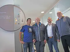 Il fondista Federico Pellegrino con Giordano, Alessio e Dario Cremonese