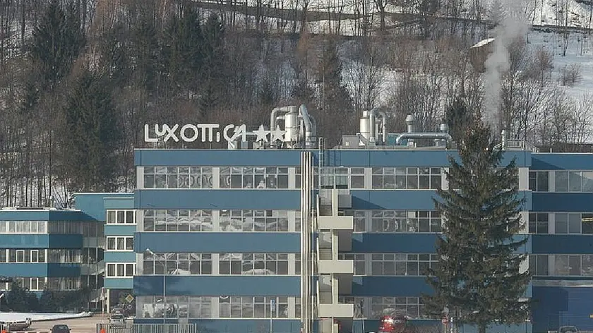 La sede di Luxottica ad Agordo e il patron Leonardo del Vecchio