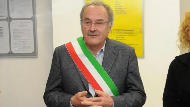 L'inaugurazione del nuovo ufficio postale di sospirolo. Il sindaco Renato Moro