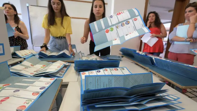 13/06/2022 Pistoia, seggio elettorale, spoglio delle schede per elezioni comunali e referendum