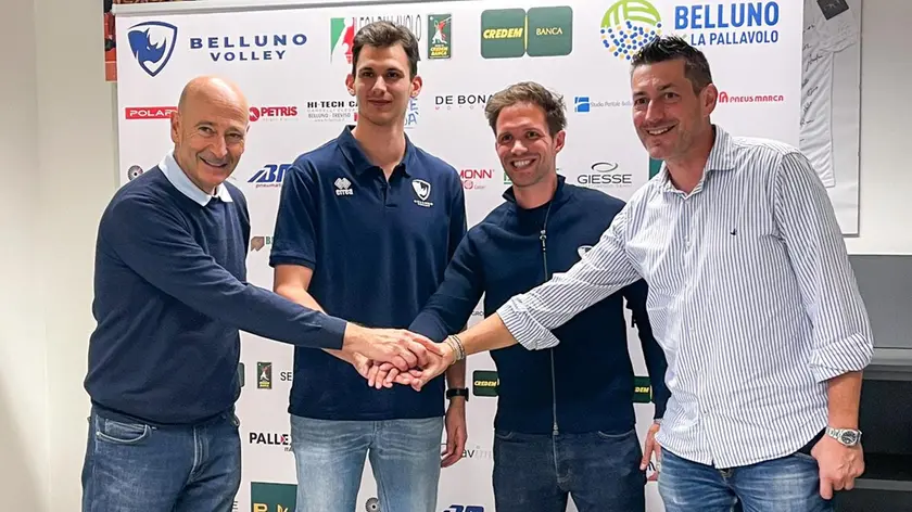 Il presidente Sandro Da Rold, Enrico Basso, Nicolò Bassanello e il ds Alessandro Carniel