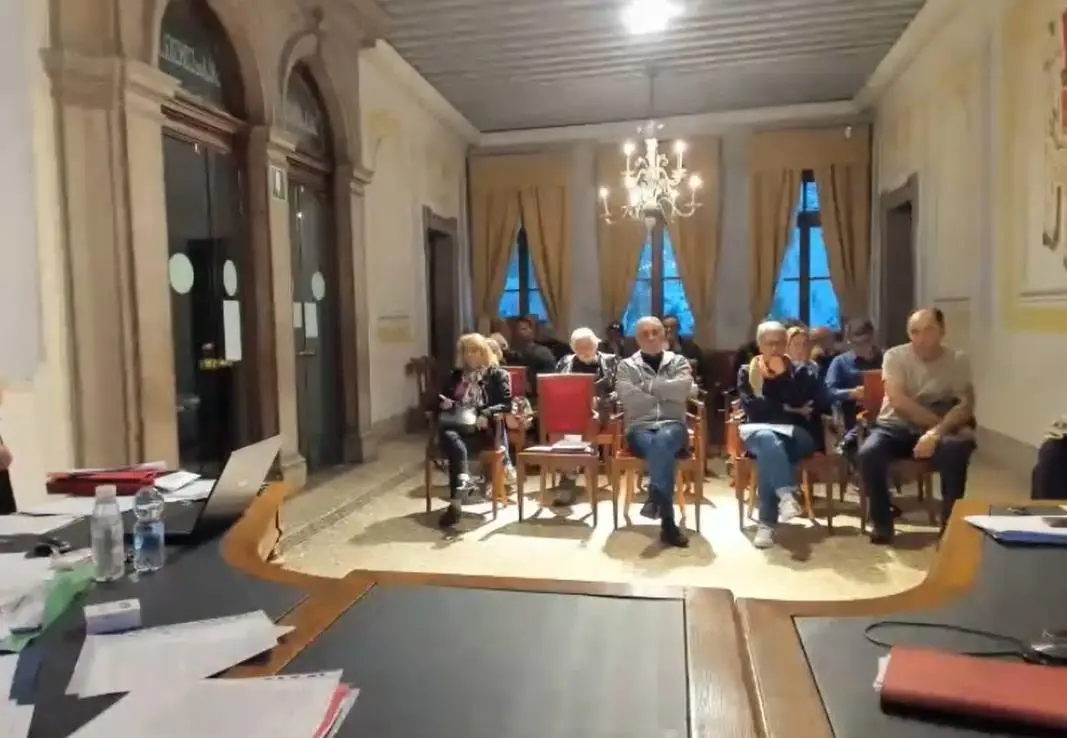 La sala interna del municipio di Longarone