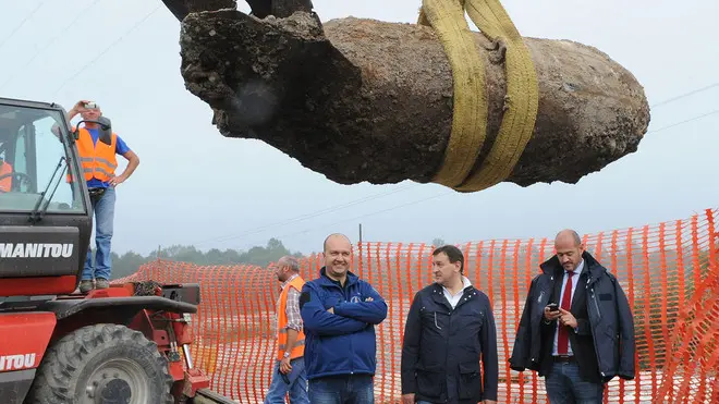 Operazione di brillamento sul ponte di bribano